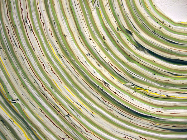 12) White on White_detail02